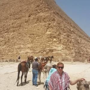 Meet your Posher, Leigh